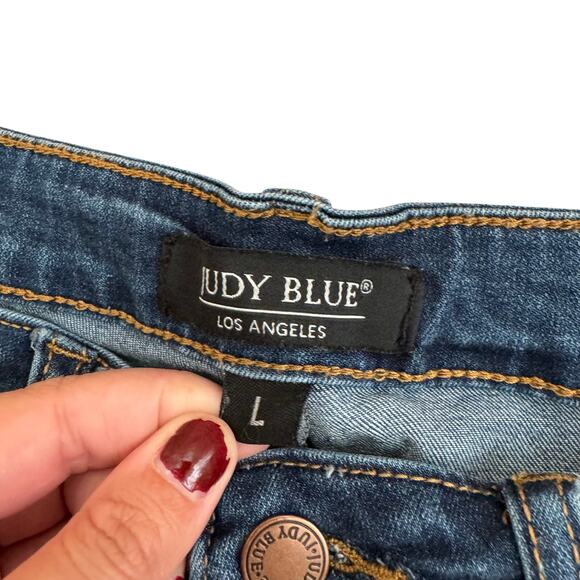 Judy Blue Leopard Patch Mid Rise Denim Shorts Women’s size large - Picture 2 of 5